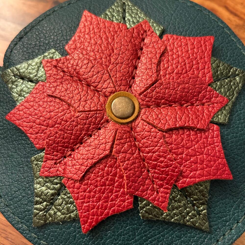 Portland Leather Holiday Pouch POINSETTIA Keychain PLG Gordita NEW FAST SHIP - Picture 2 of 4